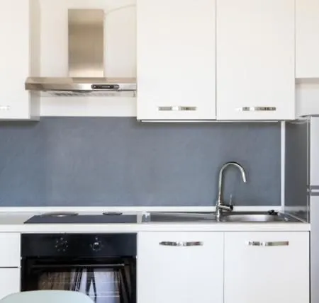 Grande Monolocale Con Parcheggio Interrato Incluso Apartman Genova