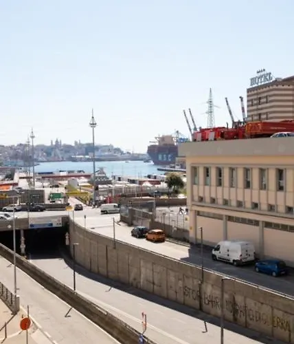 Apartment Grande Monolocale Con Parcheggio Interrato Incluso Genua