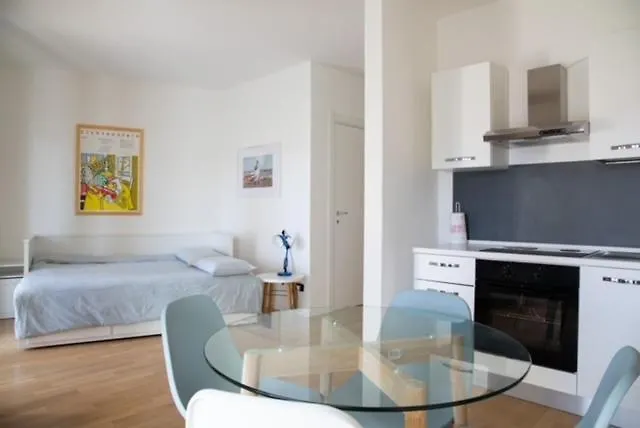 Grande Monolocale Con Parcheggio Interrato Incluso Apartman *